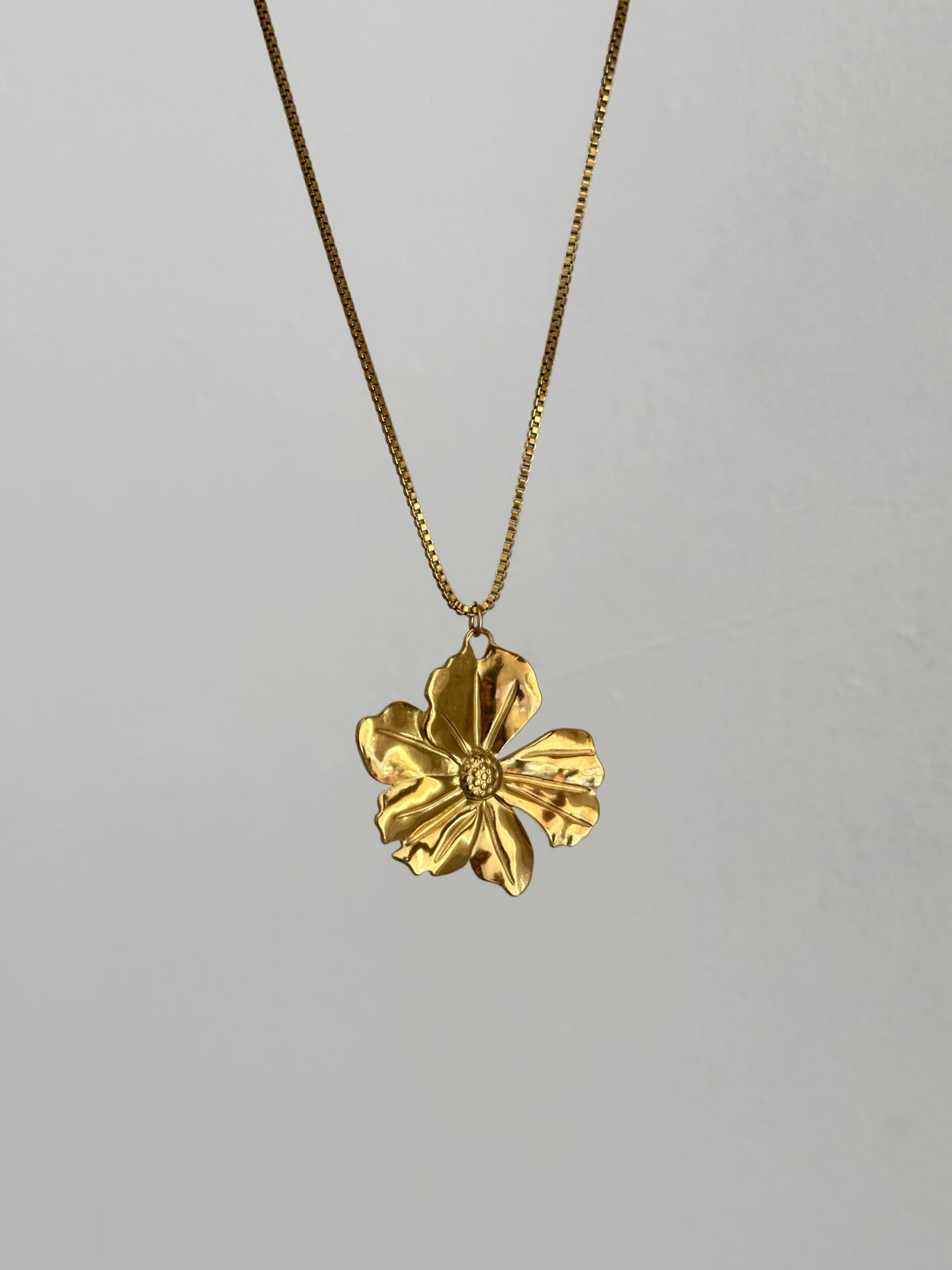 Flower necklace