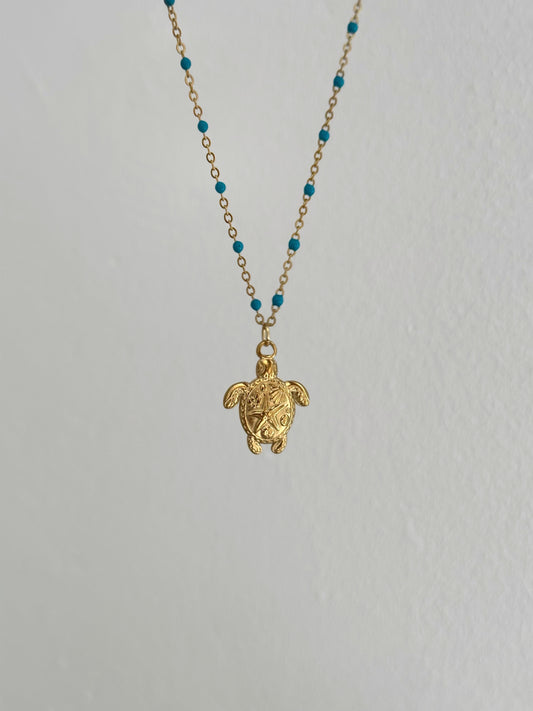 Collier Blue